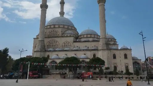 Askida lokma maltepe camii, hayır lokması dağıtımı
